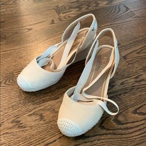 8 vionic espadrilles